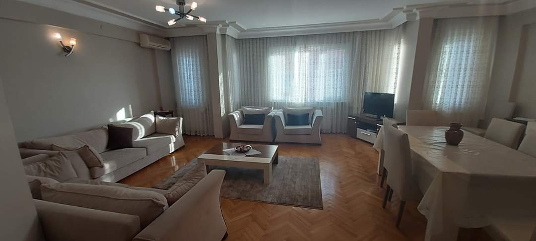 Advertisement 903 Three bedroom furnished apartment and two bathroom salon furnished Lux ​​for annual rent in Istanbul Fatih behind the wishes
