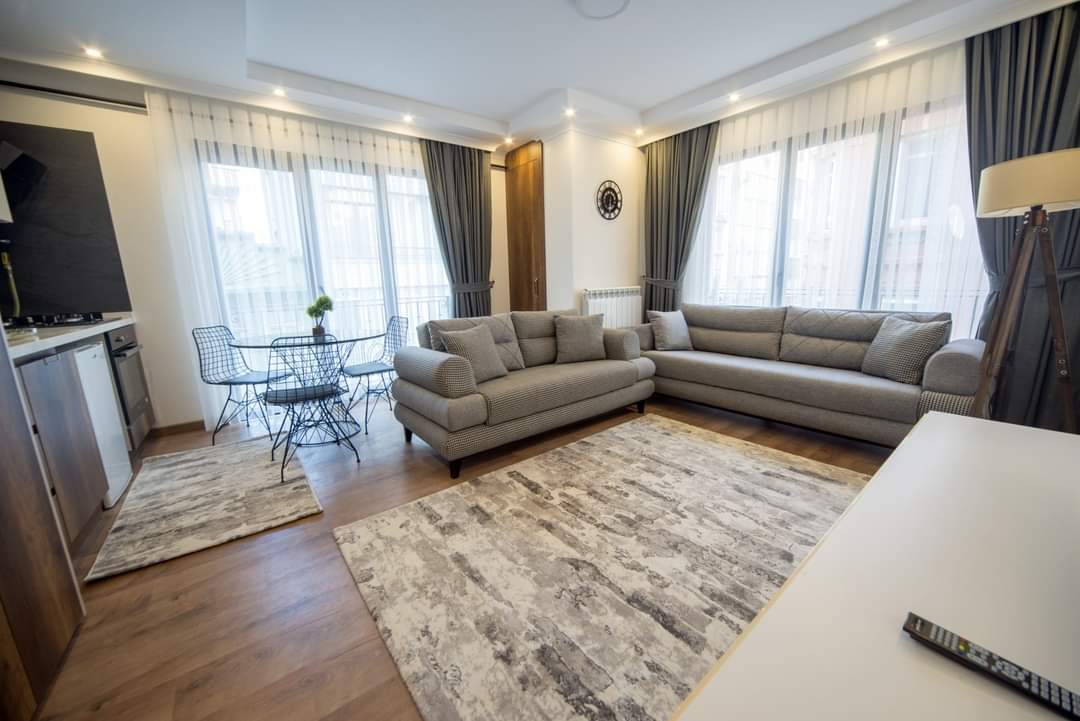 Announcement 992 two-bedroom apartment and a furnished luxurious hall for tourist rent in front of the Sisli Mosque, near the Sisli Cevahir Mall, Istanbul