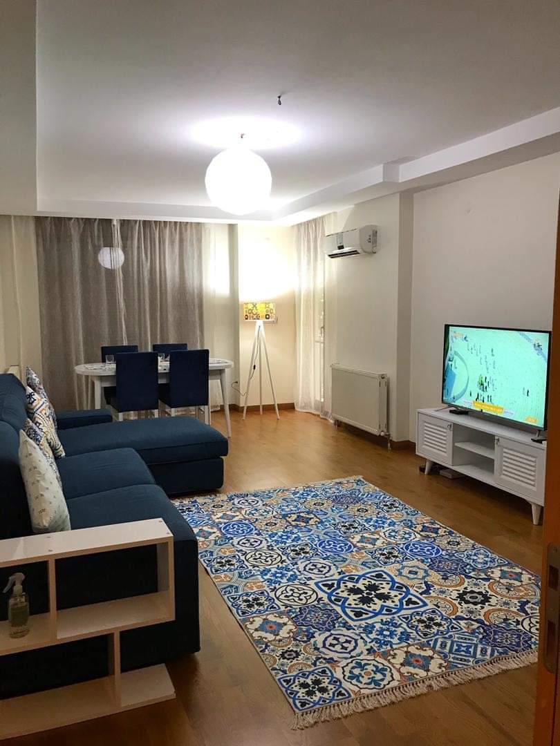Announcement 1005 Four-bedroom apartment and a furnished hall for tourist rent with direct view of the metro in the neighborhood of Osman_bey Istanbul
